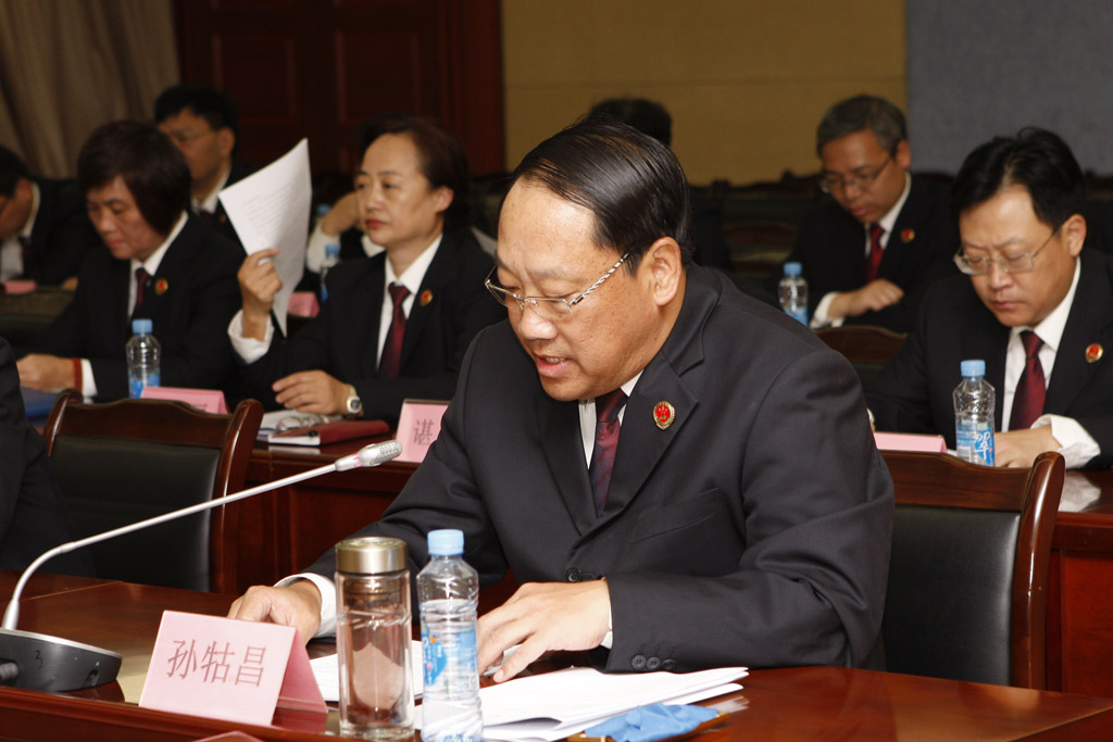 5省院检委会专职委员孙牯昌,汇报检务公开工作