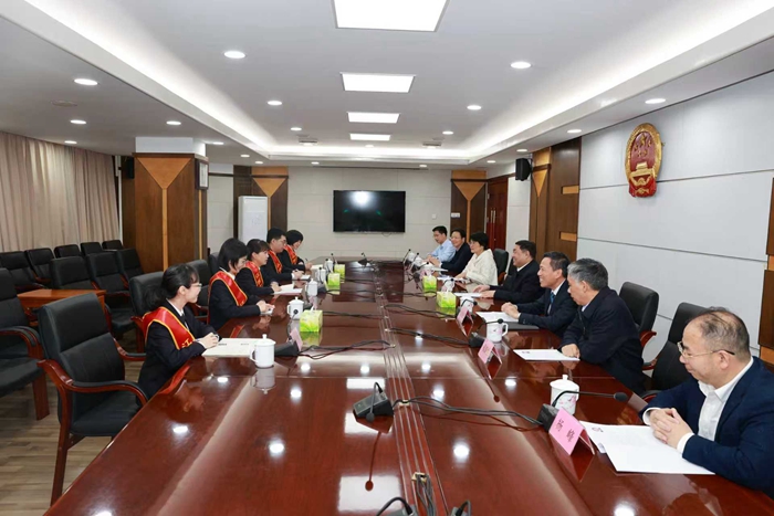 省检察院领导与检察系统5名“江西省先进工作者”座谈