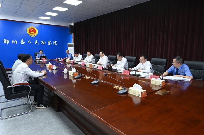 应勇在江西省鄱阳县接访下访